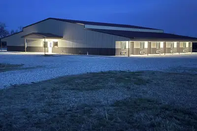 Image de New Lodge just outside of the town of Moline