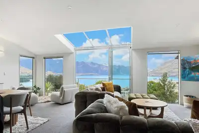 Image de Stunning Lake & Alpine Views | Fernhill Retreat