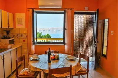 Image de Appartement d'une chambre avec le balcon et la vue sur le mer Senj (A-25225-c)
