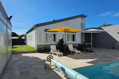 Image de La Villa Capucine  avec piscine au sel chauffée – Saint-Gilles-les-Bains