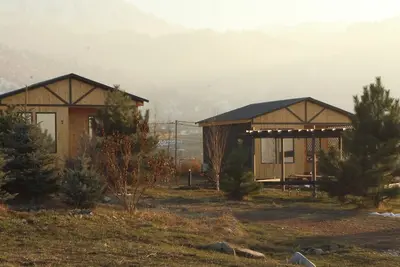 Image de Cozy 1-bedroom villa in tranquil Almaty with mountain view