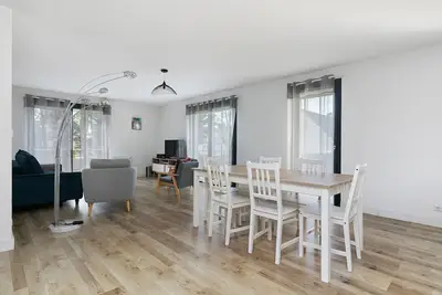 Image de T4 calme lumineux, Wifi, parking, proche plage