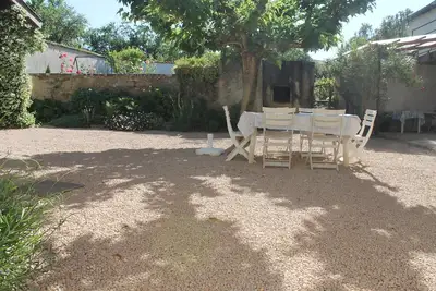 Image de Gîte Fleurs de Gamay, au coeur du Beaujolais. Animaux acceptés