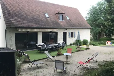 Image de Maison de vacances « Gîte Chez Léontine » avec terrasse privée, Wi-Fi et climatisation