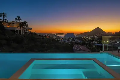 Image de Casa Familia – Walk to Town with Marina Views