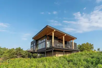 Image de The Mountain House at 12 Ridges Vineyard, unparalleled escape