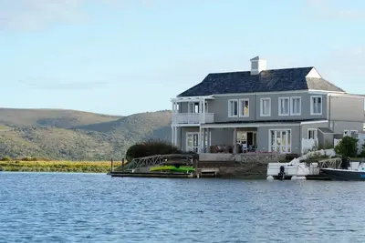 Image de Characterful Thesen Island 4-Bed House with private jetty & lagoon views!