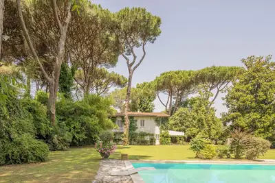 Image de Luxury Villa with Swimming pool