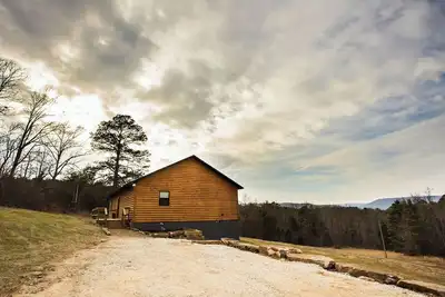 Image de New! ! Peaceful 3-bedroom cabin just minutes from the Buffalo National River