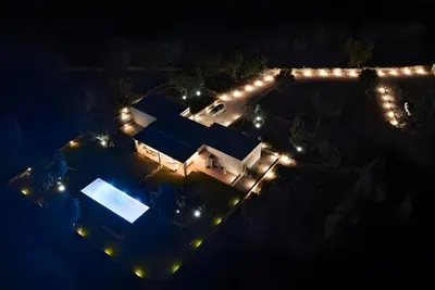 Image de WaCa Villa des Pouilles avec piscine privée, Wi-Fi et climatisation