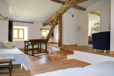 Image de Chambre d’hôtes « La Mare » avec terrasse partagée, jardin commun et Wi-Fi