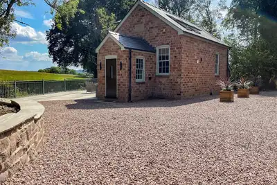 Image de Broadmoor Chapel, with open fire in Woolhope