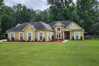 Image de Poplar Meadow | King Bed • Gazebo • Pets Welcome!