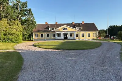 Image de Magnificent house for 2-3 families right on the lake