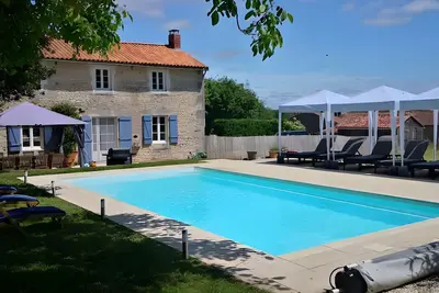 Image de Maison de vacances 11 personnes, piscine » avec piscine chauffée, terrasse et Wi-Fi