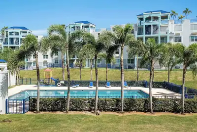 Image de Modern Chic Retreat | Near Ferry & Beach | Pool