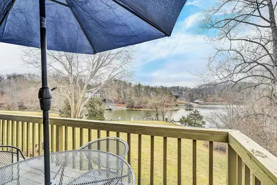 Image de Lakefront Townhome w/ Boat Slip, Kayaks & Pool