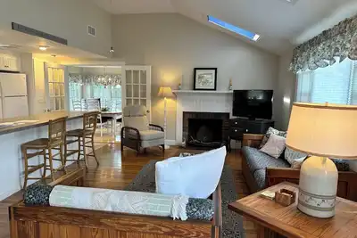 Image de West Dennis- South side Ranch! \nPRICE Reduced For Remaining Availability