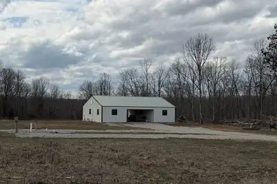 Image de Charming 2- furnished cabins with  common picnic area near Caulfield.