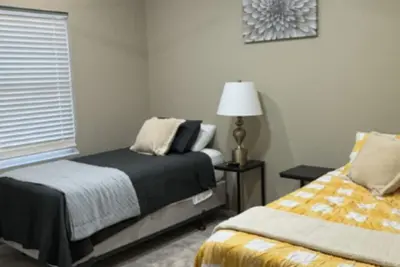 Image de Fabulous 4-bedroom Lake Oasis