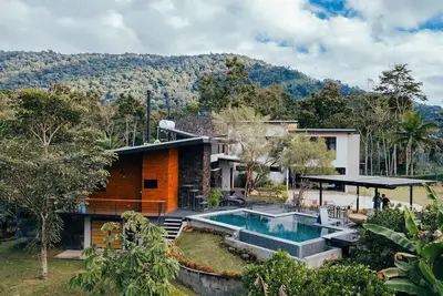 Image de Infinity Pool • Gated 2-Acre Tropical Estate • Minutes from Downtown Turrialba