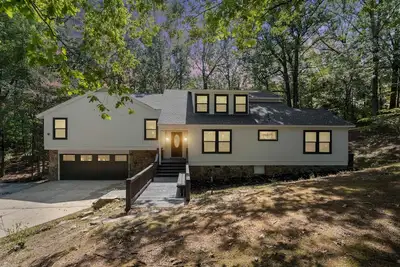 Image de Luxury 6br Private Estate on 2 Acres - Spa Bath- Theater- Pet Friendly - Cordova