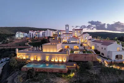 Image de Mountain Breeze Room Near Golf & Local Attractions – Unwind in Style