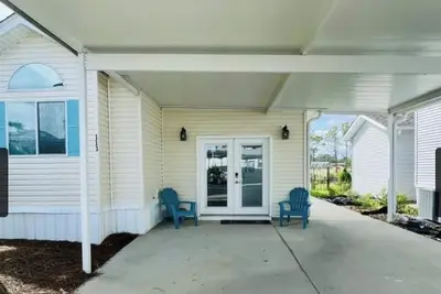 Image de Charming 3-bedroom 2 -bath cottage in gorgeous Panama City Beach, Fl.