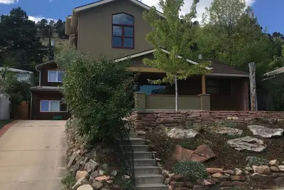 Image de Beautiful 2-bedroom house with Ac in quiet North Boulder