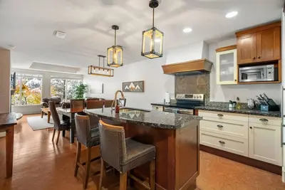 Image de Rocky Mountain Retreat | Sleeps 6 • King + Queen