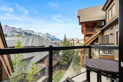 Image de Cozy 2br Mountain Retreat | 2 Kings + Sofa