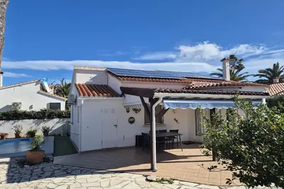 Image de Maison calme avec piscine près de la mer - 4 pers.