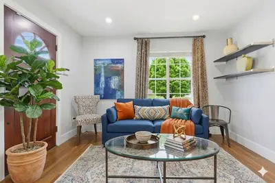 Image de Central Austin Family Home ❤️ Southern Charm • Walk to Coffee & Green Spaces