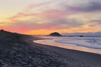 Image de Classic Kiwi Pāpāmoa Beach bach getaway. Stay awhile! Entire home, parking, yard