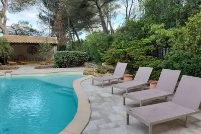 Image de Homerez - Villa confortable avec jardin à Rognes – 200 m²