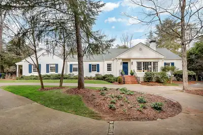 Image de World Cup Exclusive Buckhead estate with private pool