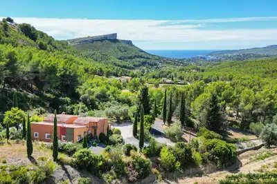 Image de Villa d’exception à Cassis– Vue panoramique mer & Calanques – Piscine