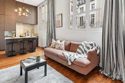 Image de Appartement sur l'Île Saint-Louis – Emplacement Idéal Près de Notre-Dame