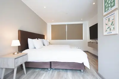 Image de Stylish Duplex with Terrace & Park Views – San Isidro