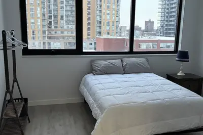 Image de Spacious 2br + Sofa Bed | Walk to Laurier & Uptown | Free Parking