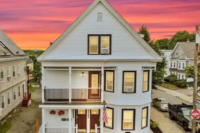 Image de Quiet Waltham 4br2b home near Brandeis & Bentley, parking included
