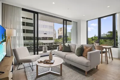 Image de Appartement neuf à Albert Park avec piscine et salle de sport
