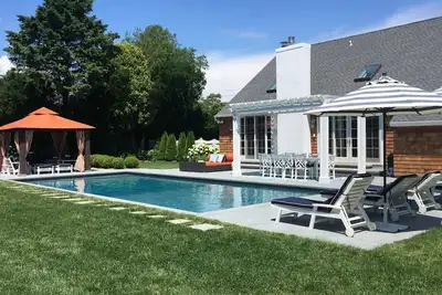 Image de Charming Southampton Escape, Private Heated Saltwater Pool, Walking. . .