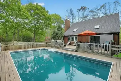 Image de Charming Southampton Retreat with Private Pool, Close to town, Great for. . .