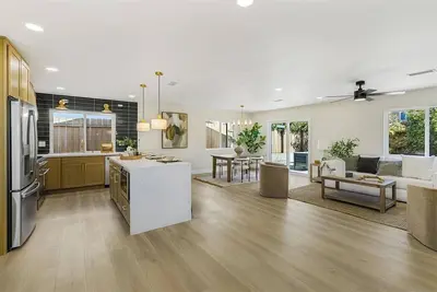 Image de Zen Beach Retreat 5 bed/3 bath + detached office