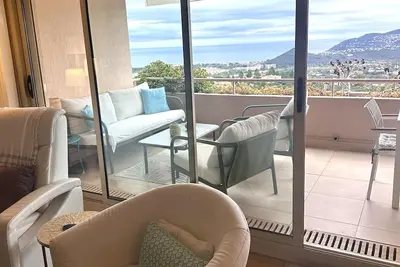 Image de Mandelieu 62 M2 Vue Exceptionnelle Piscine Domaine Securisee Avec Terrasse