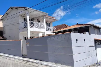 Image de Complete house with a beautiful view of nature.