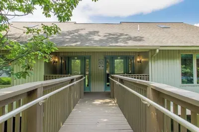 Image de Recently renovated 2-bedroom condo with Ac in tranquil Massanutten Resort.