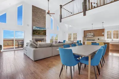 Image de Kingston Ridge Chalet - Hot Tub & Pool