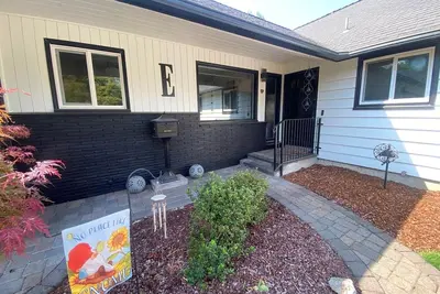 Image de The Easton House near Autzen and Downtown